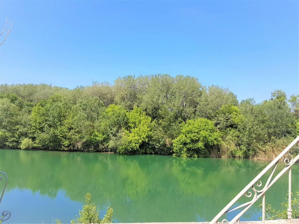 Montfrin Gite Face A La Riviere -Proche Du Pont Du Gard- المظهر الخارجي الصورة