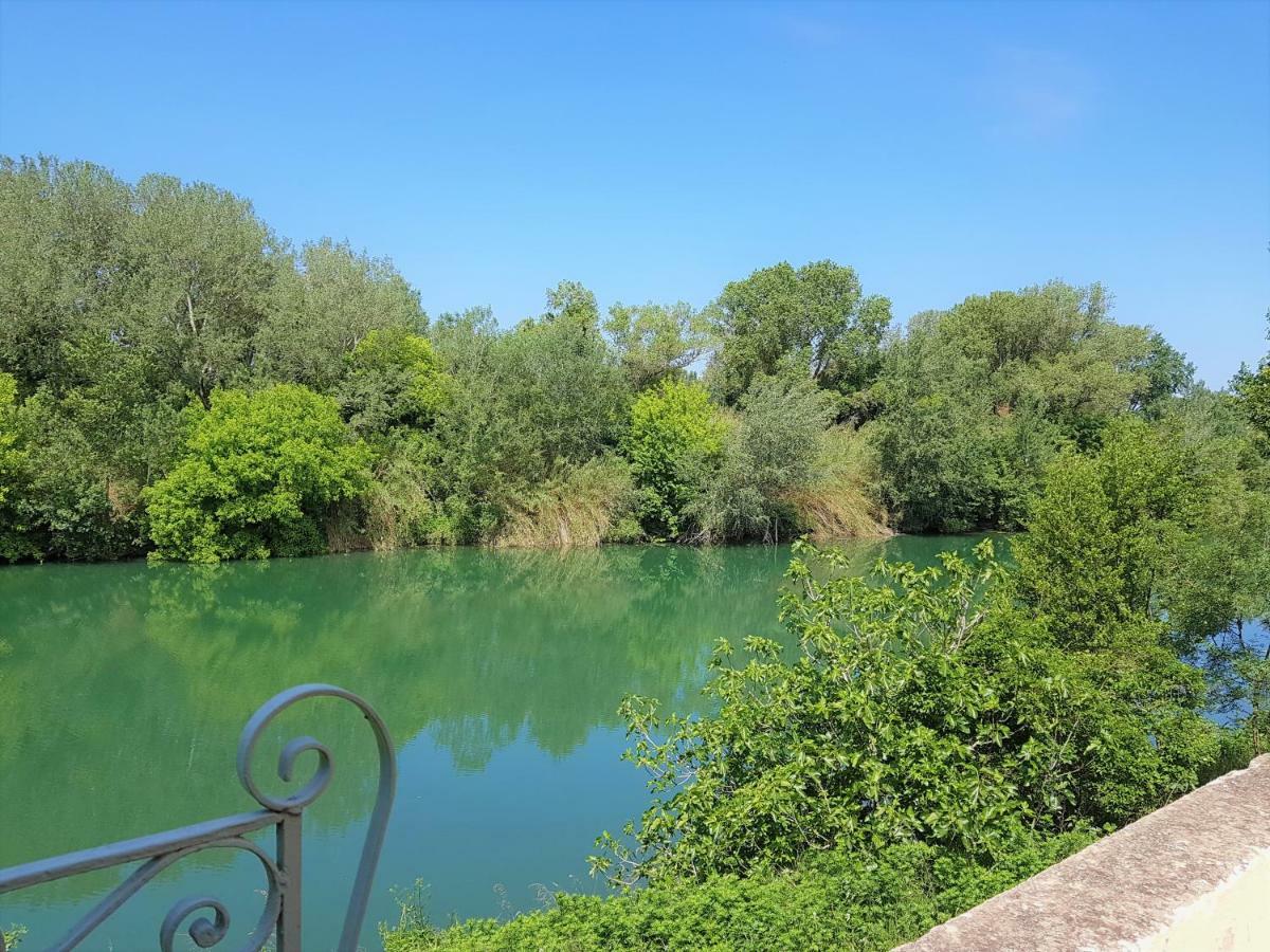 Montfrin Gite Face A La Riviere -Proche Du Pont Du Gard- المظهر الخارجي الصورة